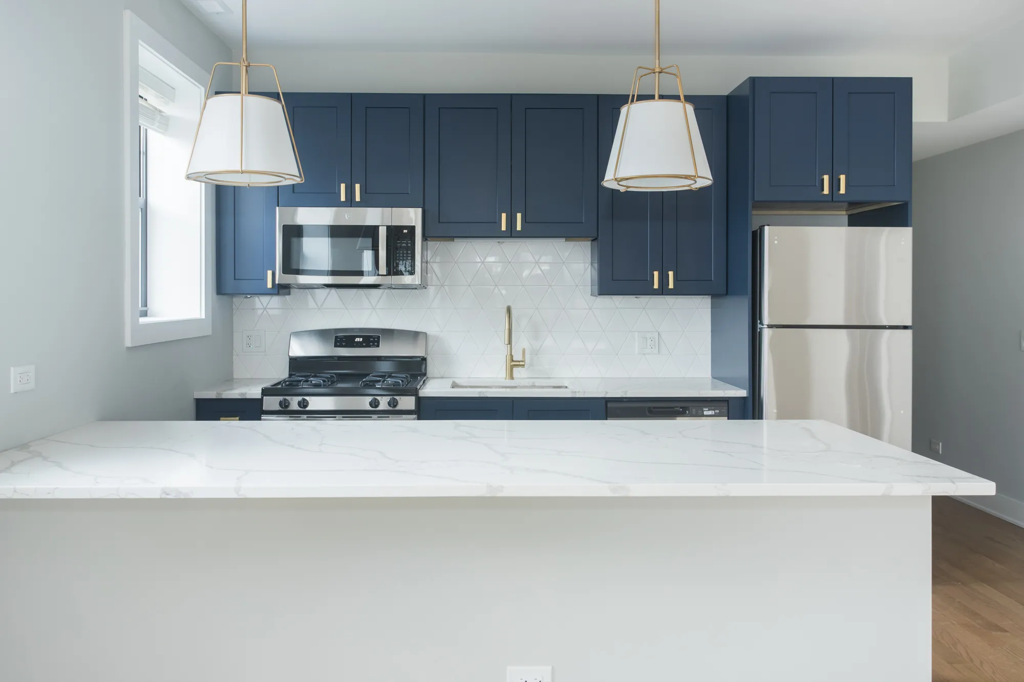 2032 W MONTROSE AVE 60625-unit#2B-Chicago-IL