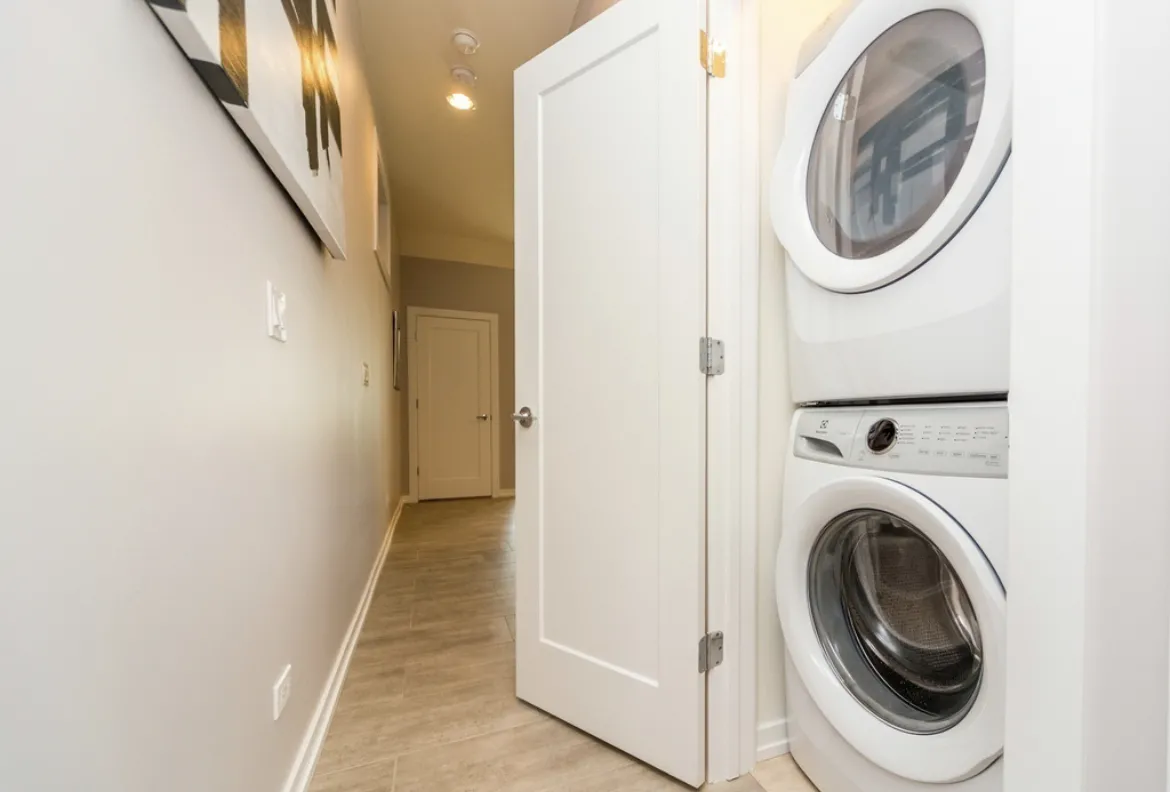 2424 W FLMORE ST 60612-unit#3-Chicago-IL