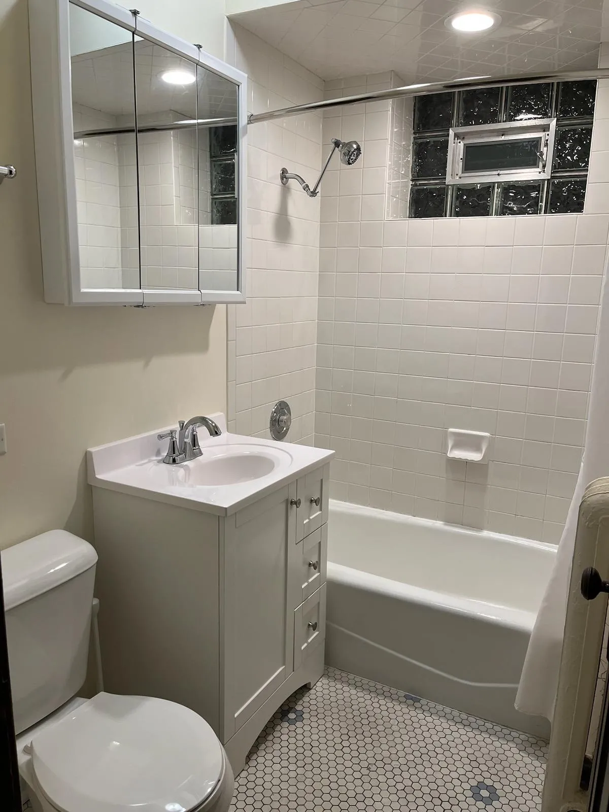 5546 N GLENWOOD AVE 60640-unit#3W-Chicago-IL