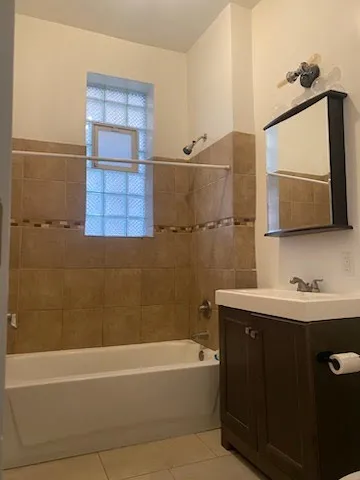 852 N HOYNE AVE 60622-unit#2F-Chicago-IL