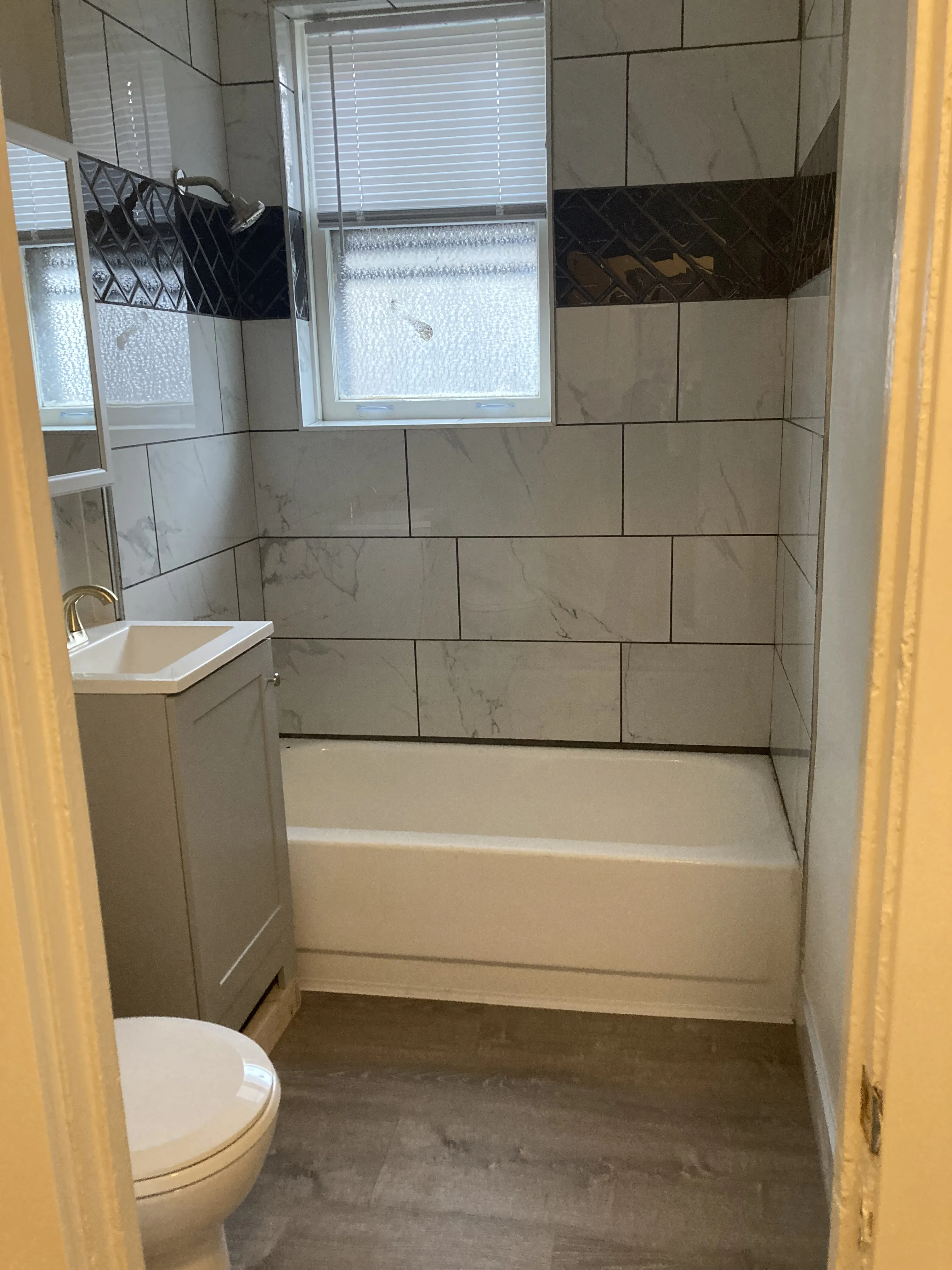 722 REBA PL 60202-In-Unit W/D, Near St. Francis Hospital-unit#001B-Evanston-IL