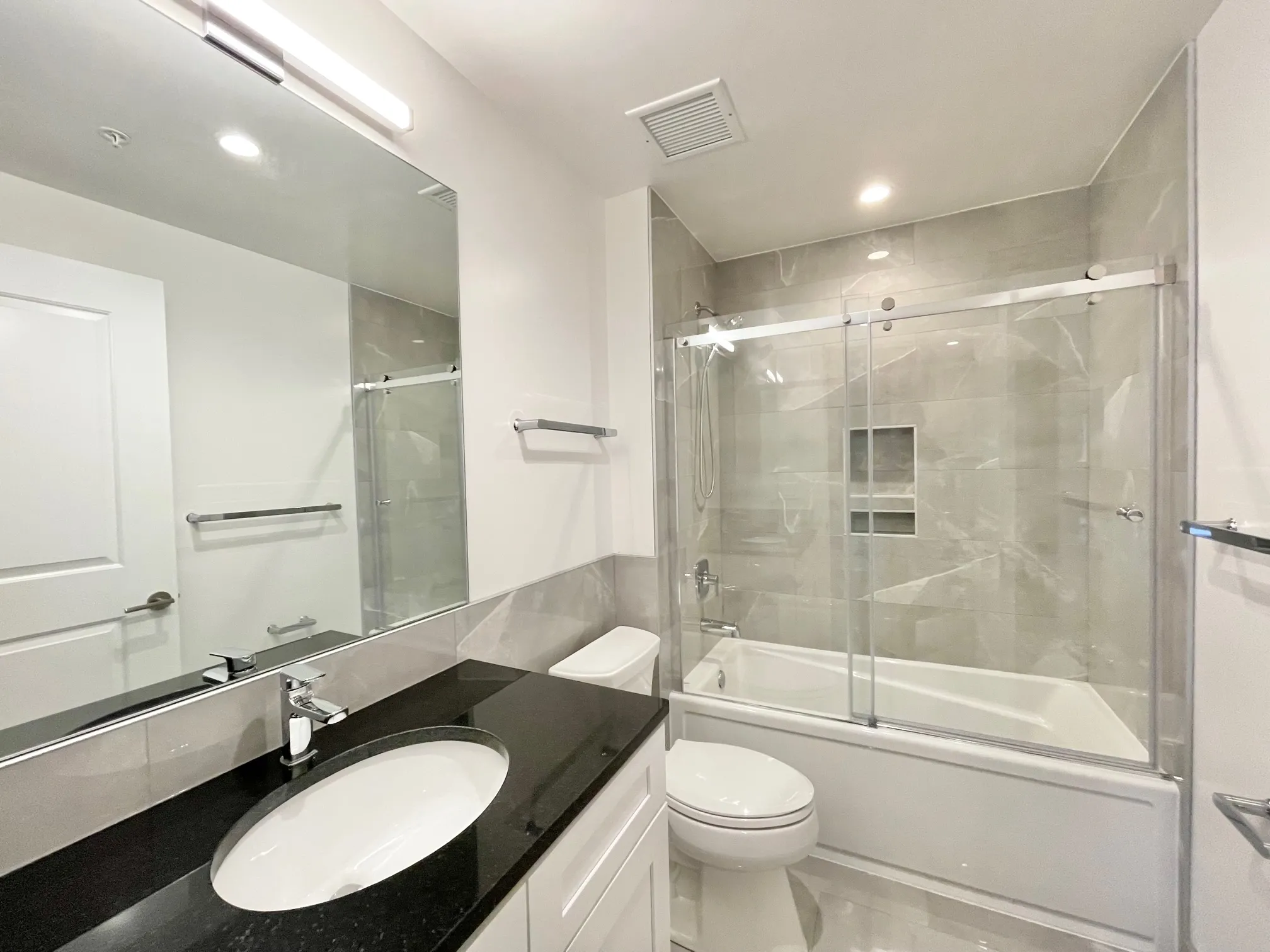 3833 N BROADWAY 60613-unit#212-Chicago-IL