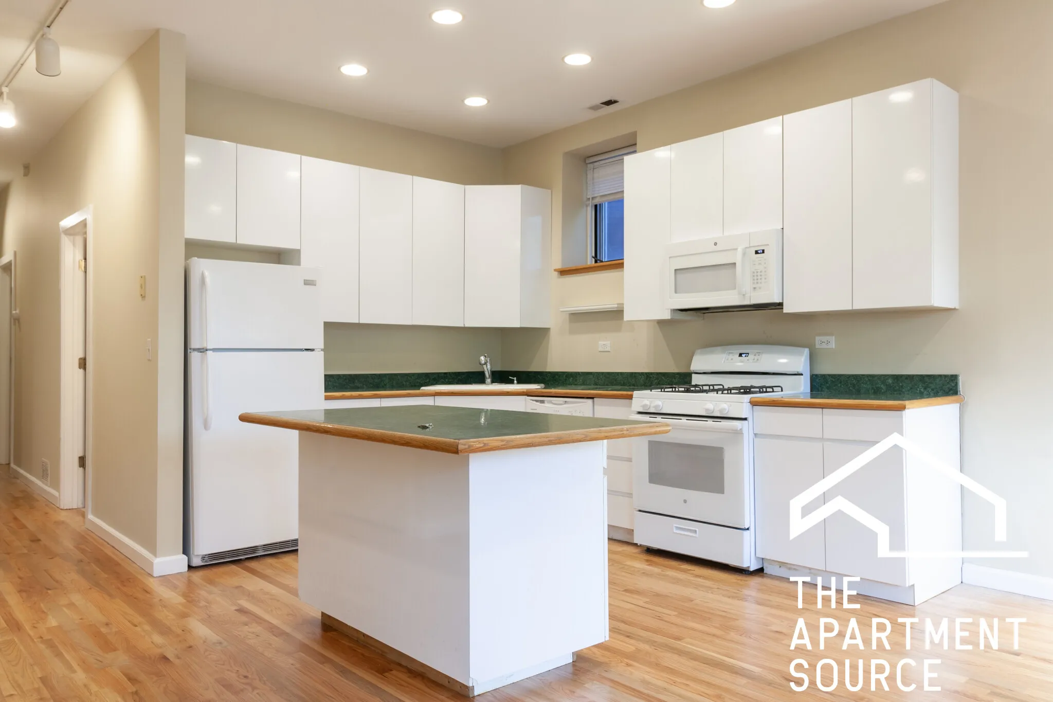 1346 W HENDERSON ST 60657-unit#2F-Chicago-IL