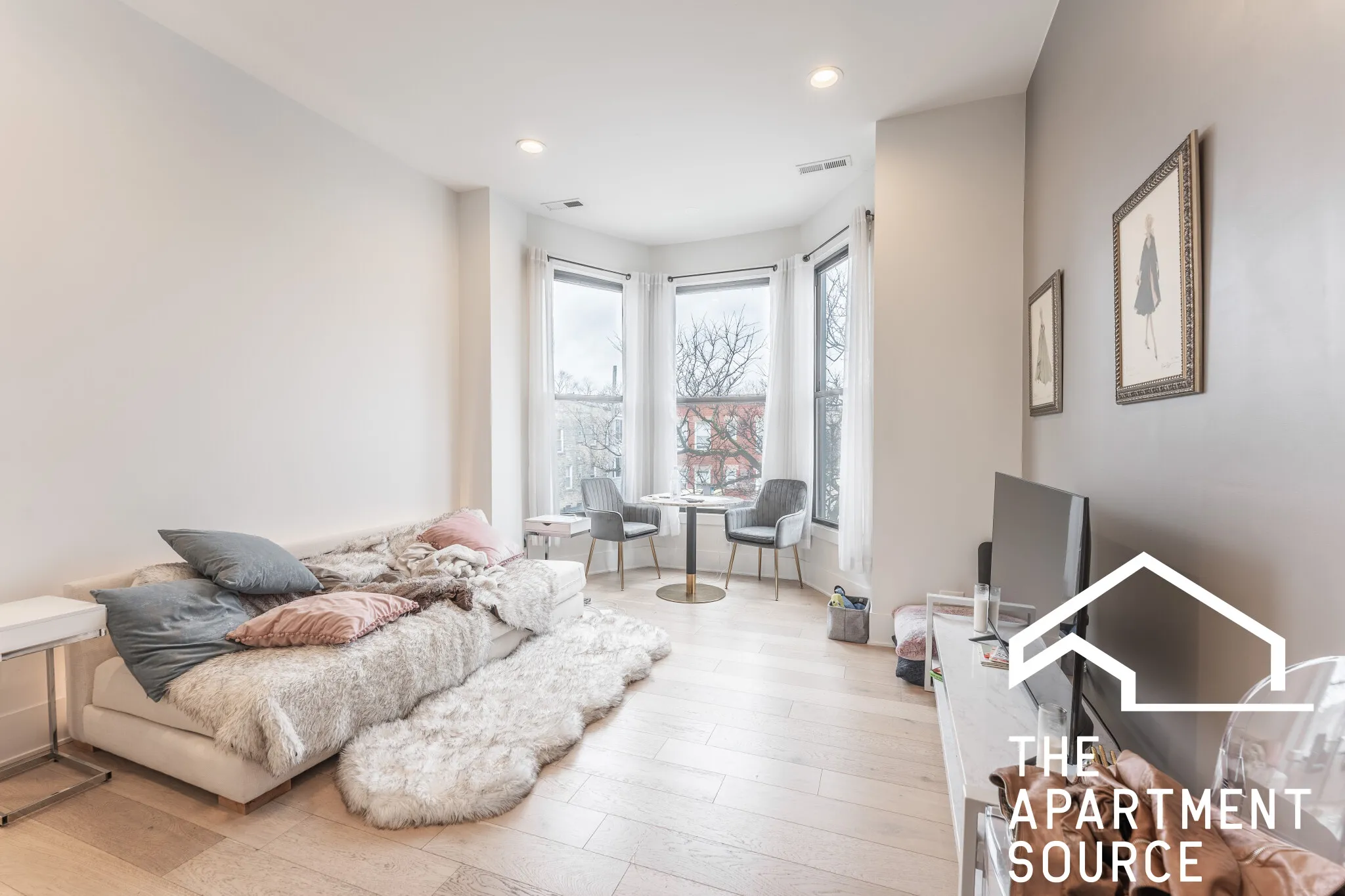 3059 W DIVERSEY AVE 60647-unit#2R-Chicago-IL
