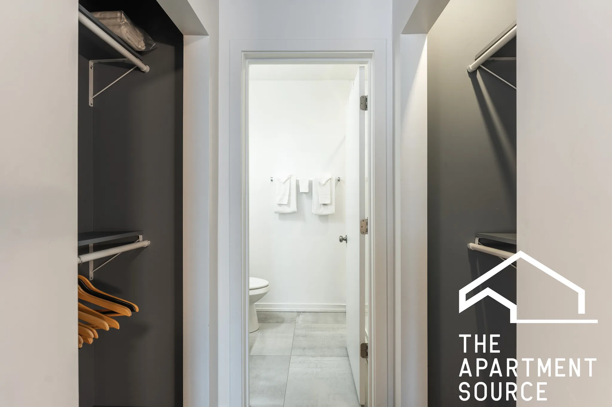 1219 W GUNNISON ST 60640-unit#2R-Chicago-IL