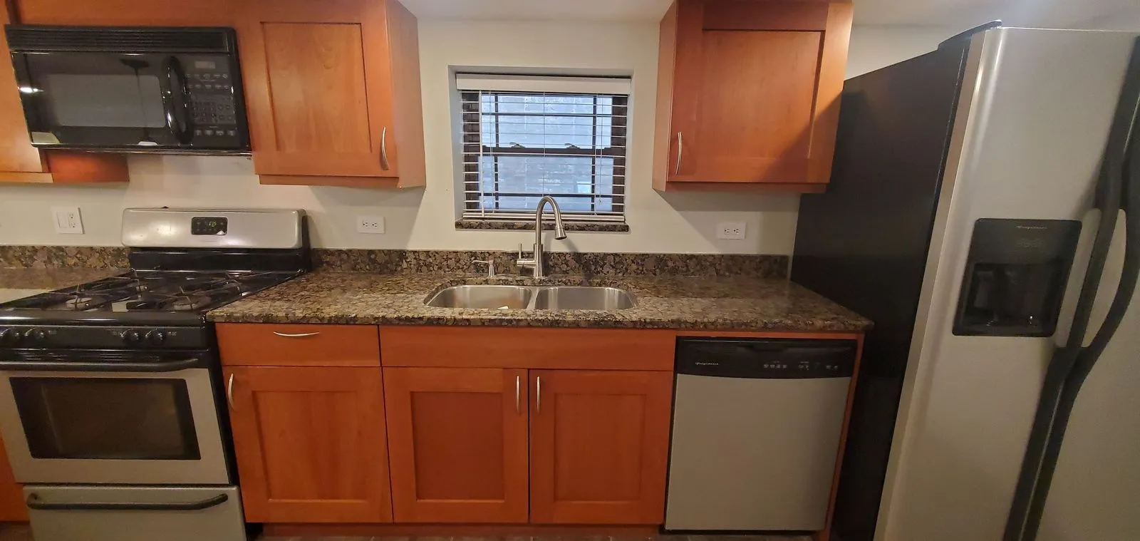 3609 N DRAKE AVE 60618-unit#G-Chicago-IL