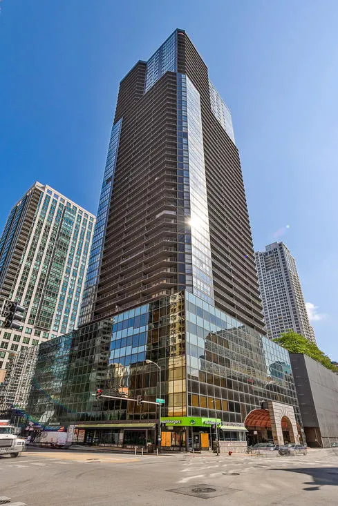 10 E ONTARIO ST 60611-unit#3003-Chicago-IL