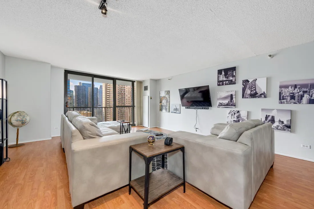 10 E ONTARIO ST 60611-unit#3003-Chicago-IL