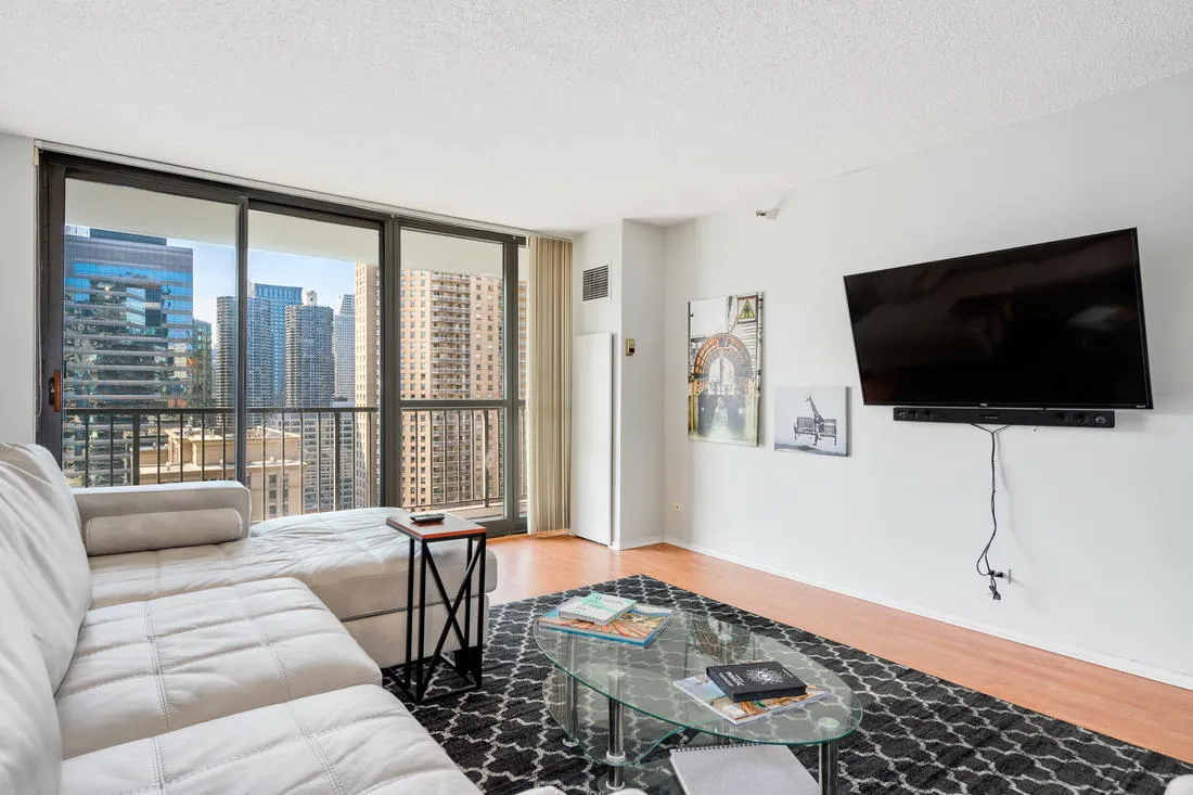 10 E ONTARIO ST 60611-unit#3003-Chicago-IL