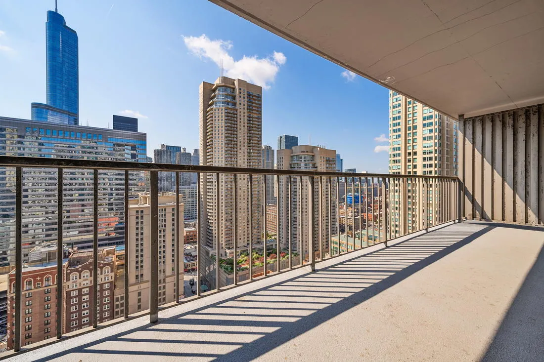 10 E ONTARIO ST 60611-unit#3003-Chicago-IL