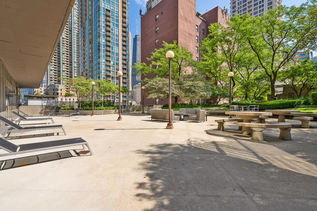 10 E ONTARIO ST 60611-unit#3003-Chicago-IL