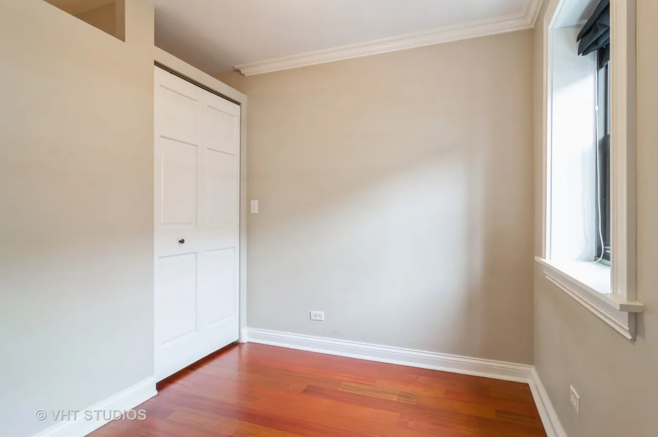512 W BARRY AVE 60657-unit#207-Chicago-IL