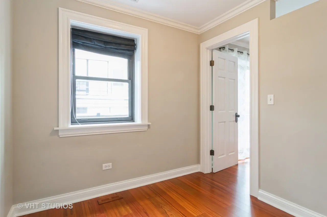 512 W BARRY AVE 60657-unit#207-Chicago-IL