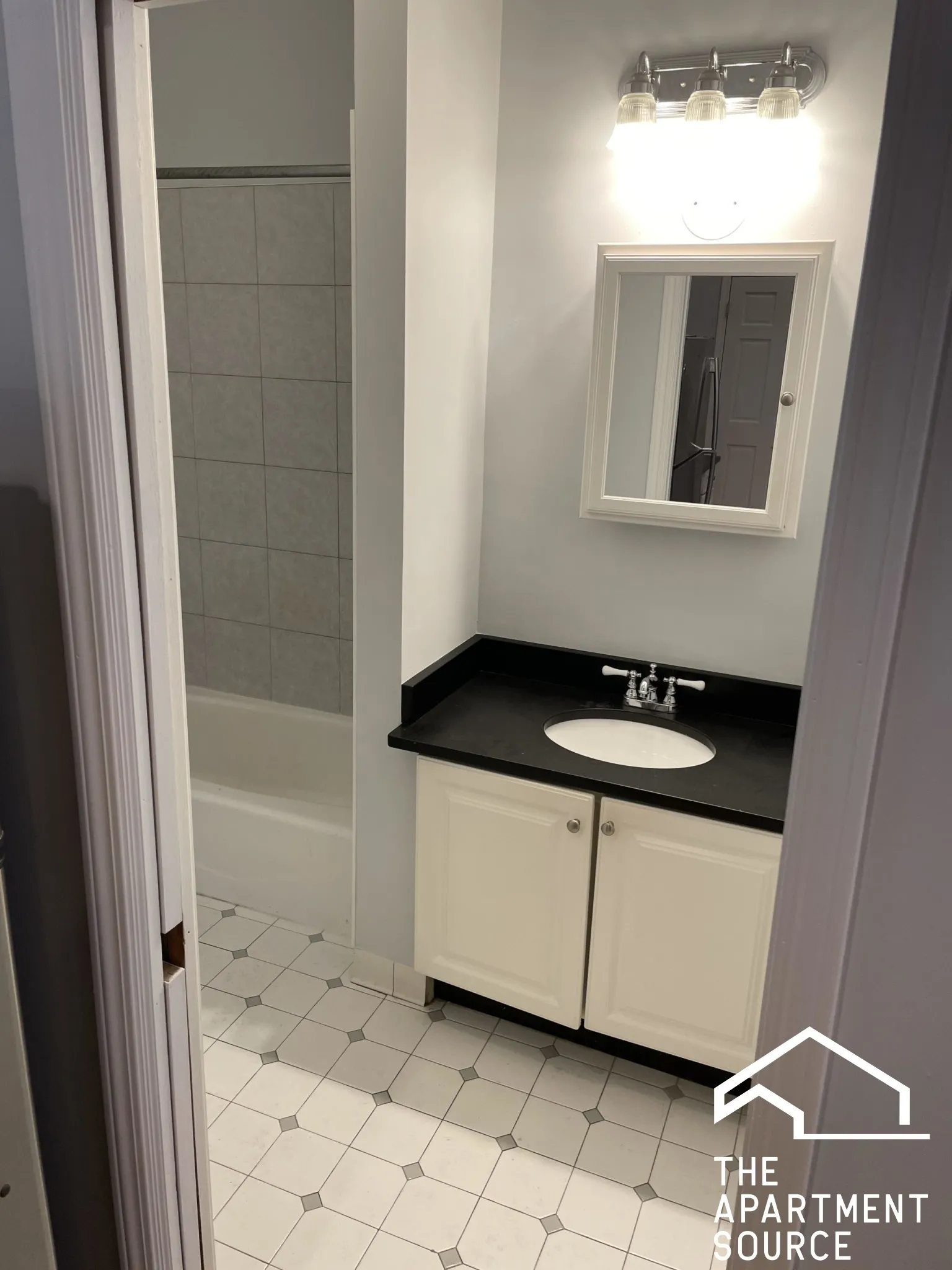 1131 W MADISON ST 60607-unit#3F-Chicago-IL