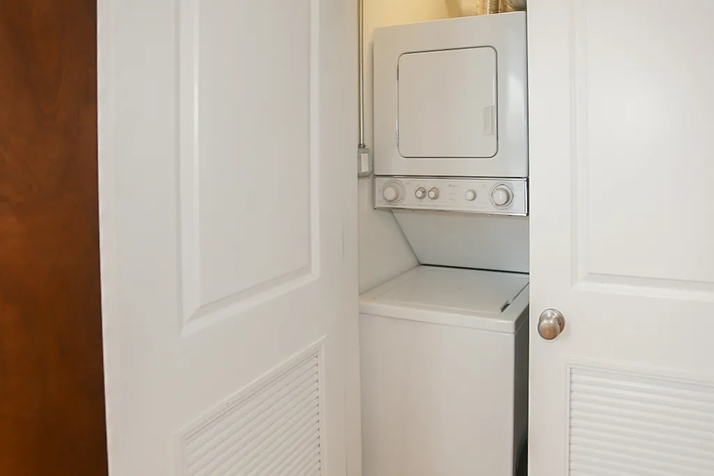 1507 W BARRY AVE 60657-unit#2-Chicago-IL