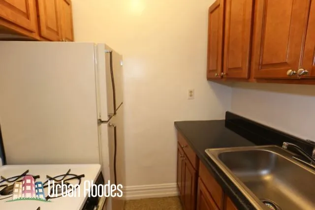 425 W ROSCOE ST 60657-unit#202-Chicago-IL