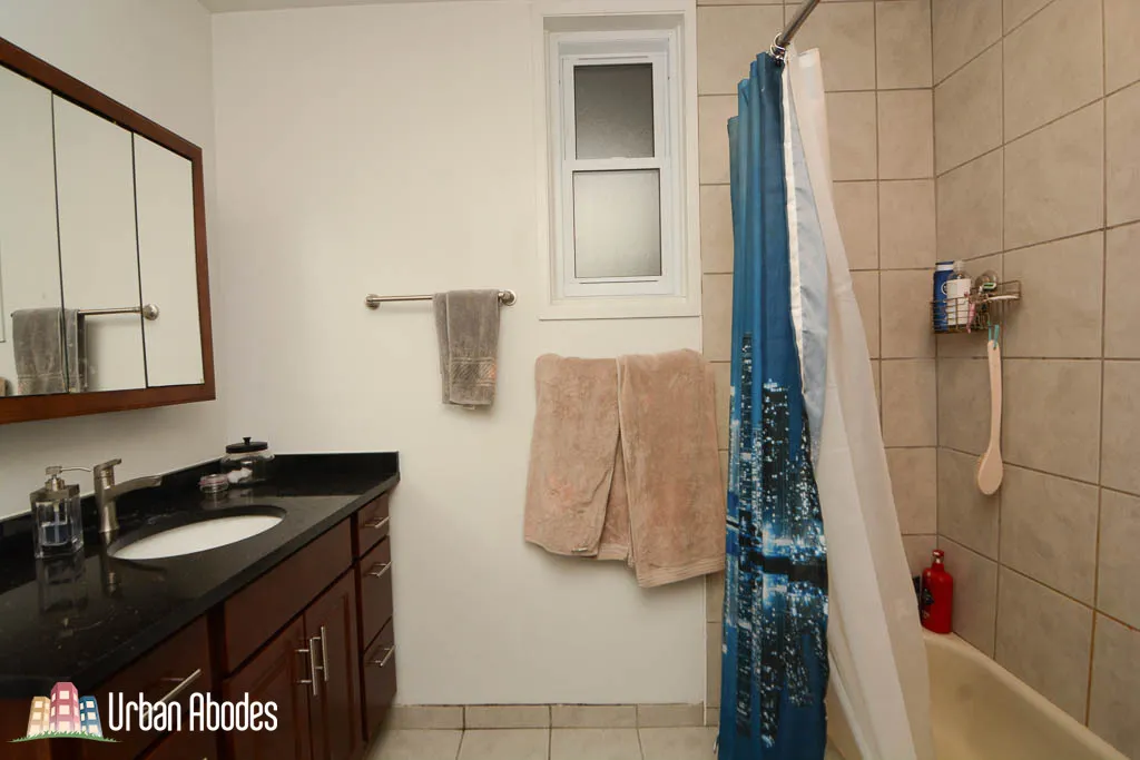 1416 W WOLFRAM ST 60657-unit#2-Chicago-IL