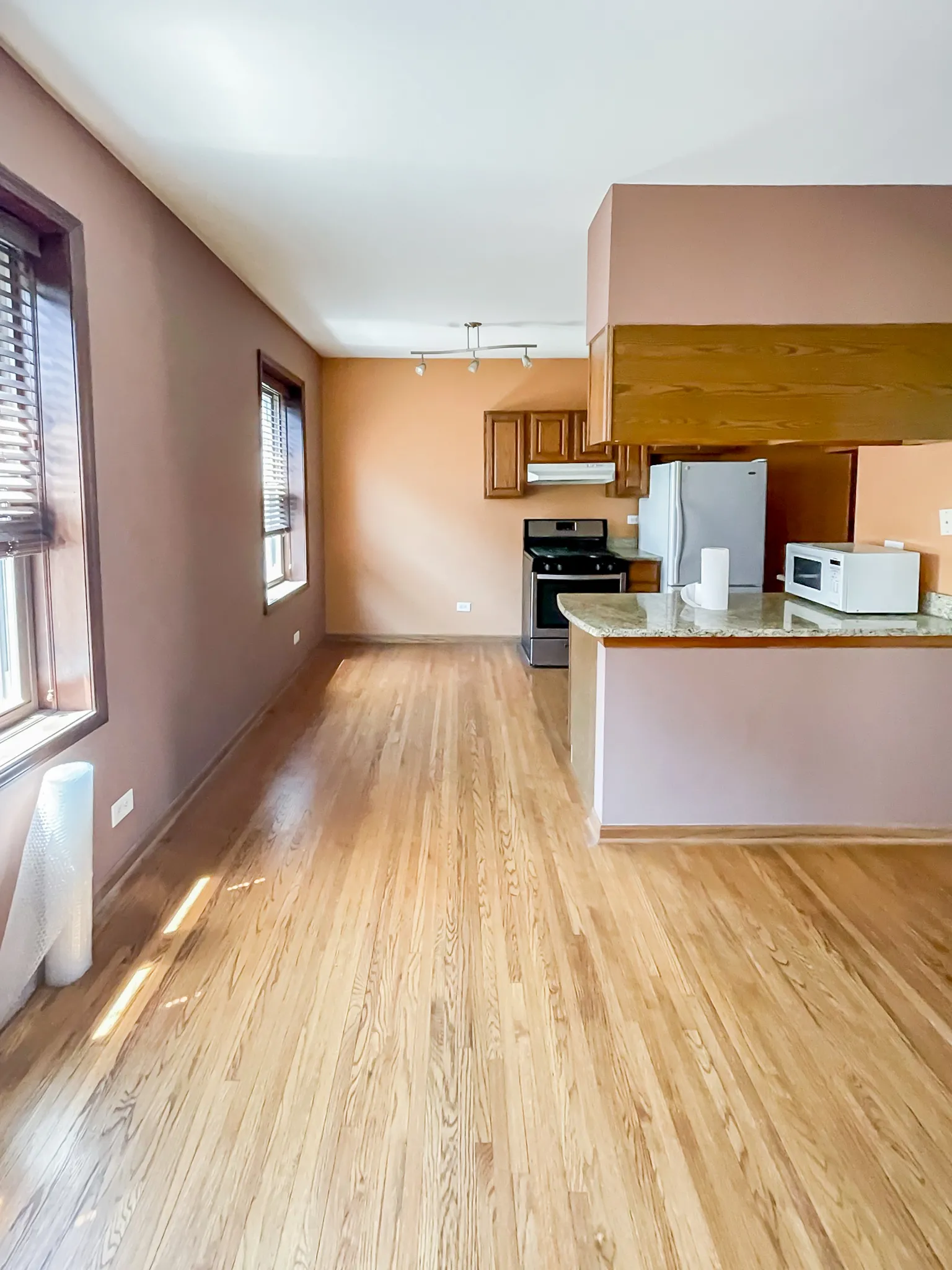 3714 N SHEFFIELD AVE 60613-unit#302-Chicago-IL