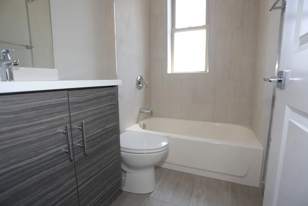 3921 N JANSSEN AVE 60613-unit#1S-Chicago-IL