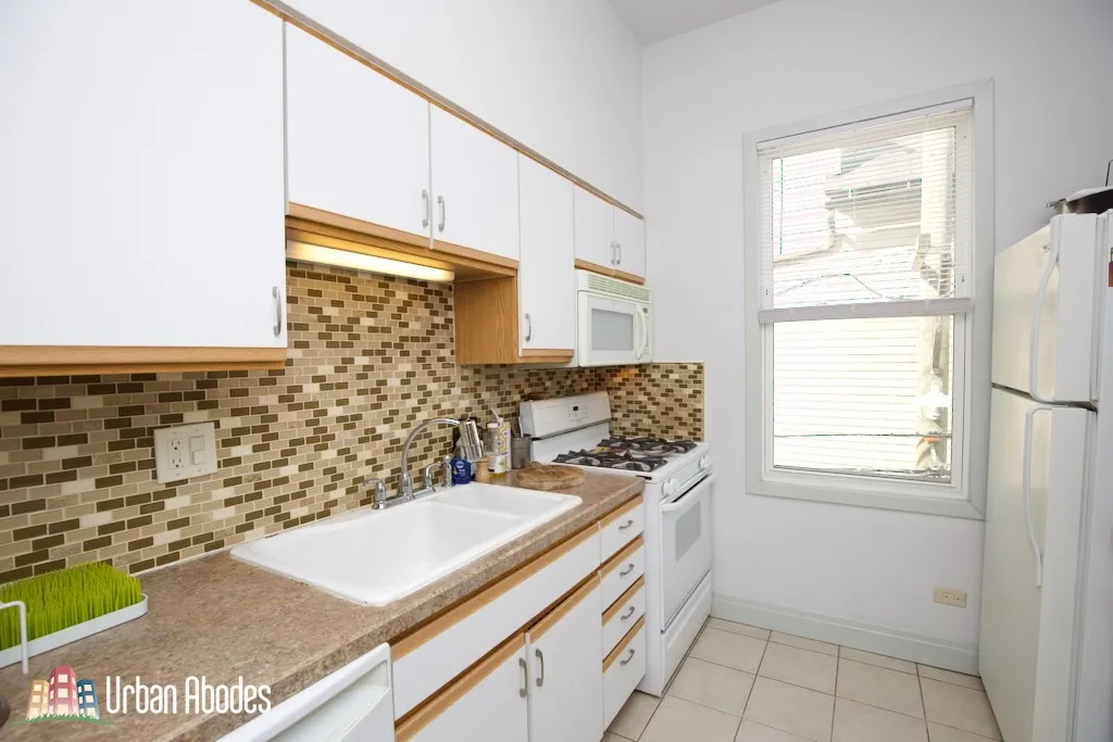 1211 W MELROSE ST 60657-unit#3-Chicago-IL