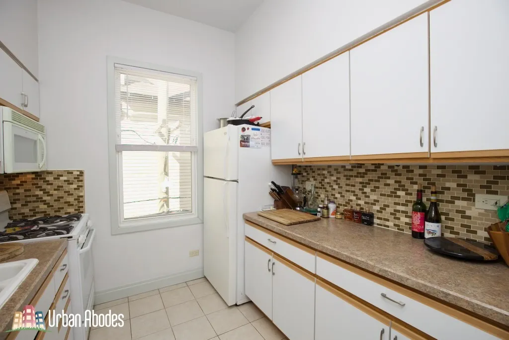 1211 W MELROSE ST 60657-unit#3-Chicago-IL