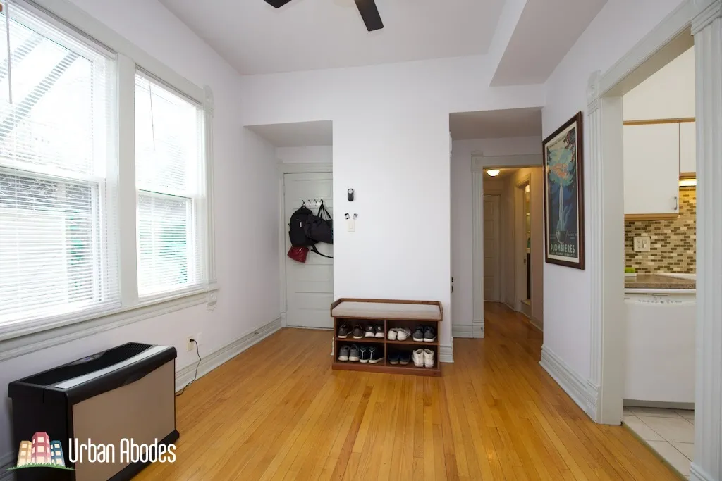 1211 W MELROSE ST 60657-unit#3-Chicago-IL