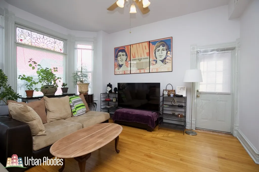 1211 W MELROSE ST 60657-unit#3-Chicago-IL