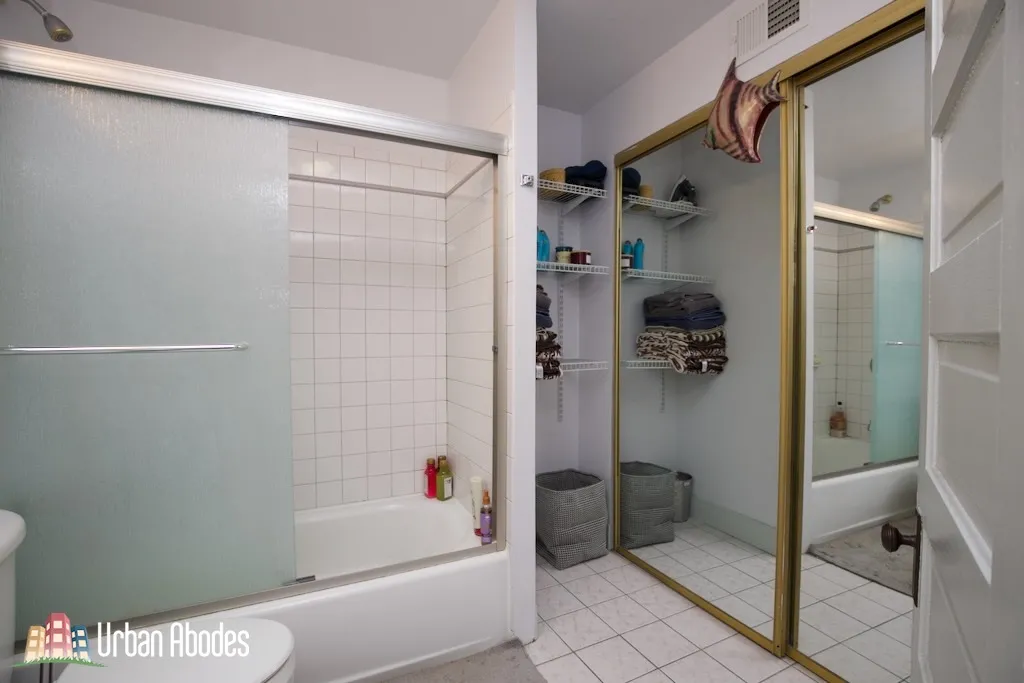 1211 W MELROSE ST 60657-unit#3-Chicago-IL
