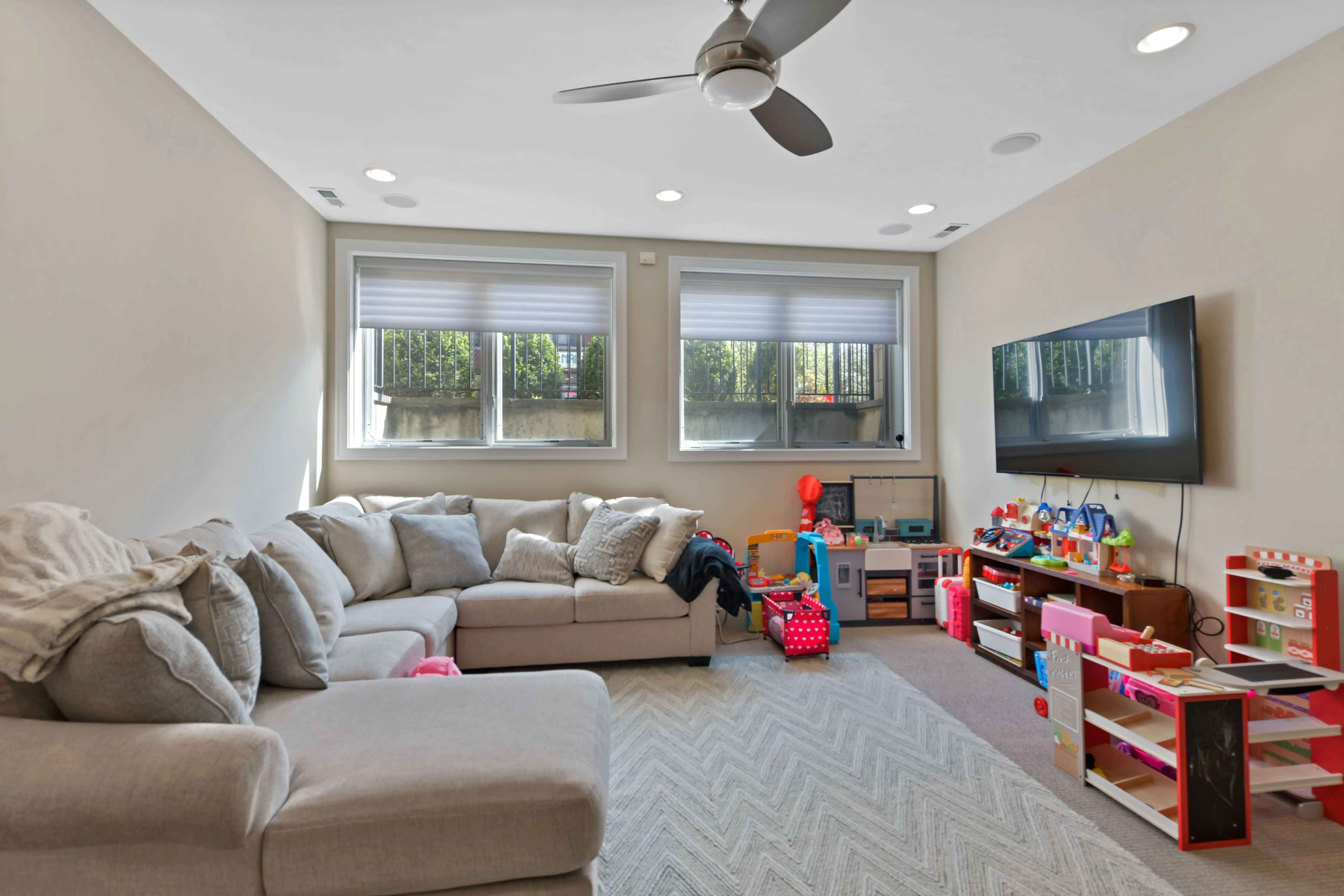 2224 W ROSCOE ST 60618-unit#A-Chicago-IL