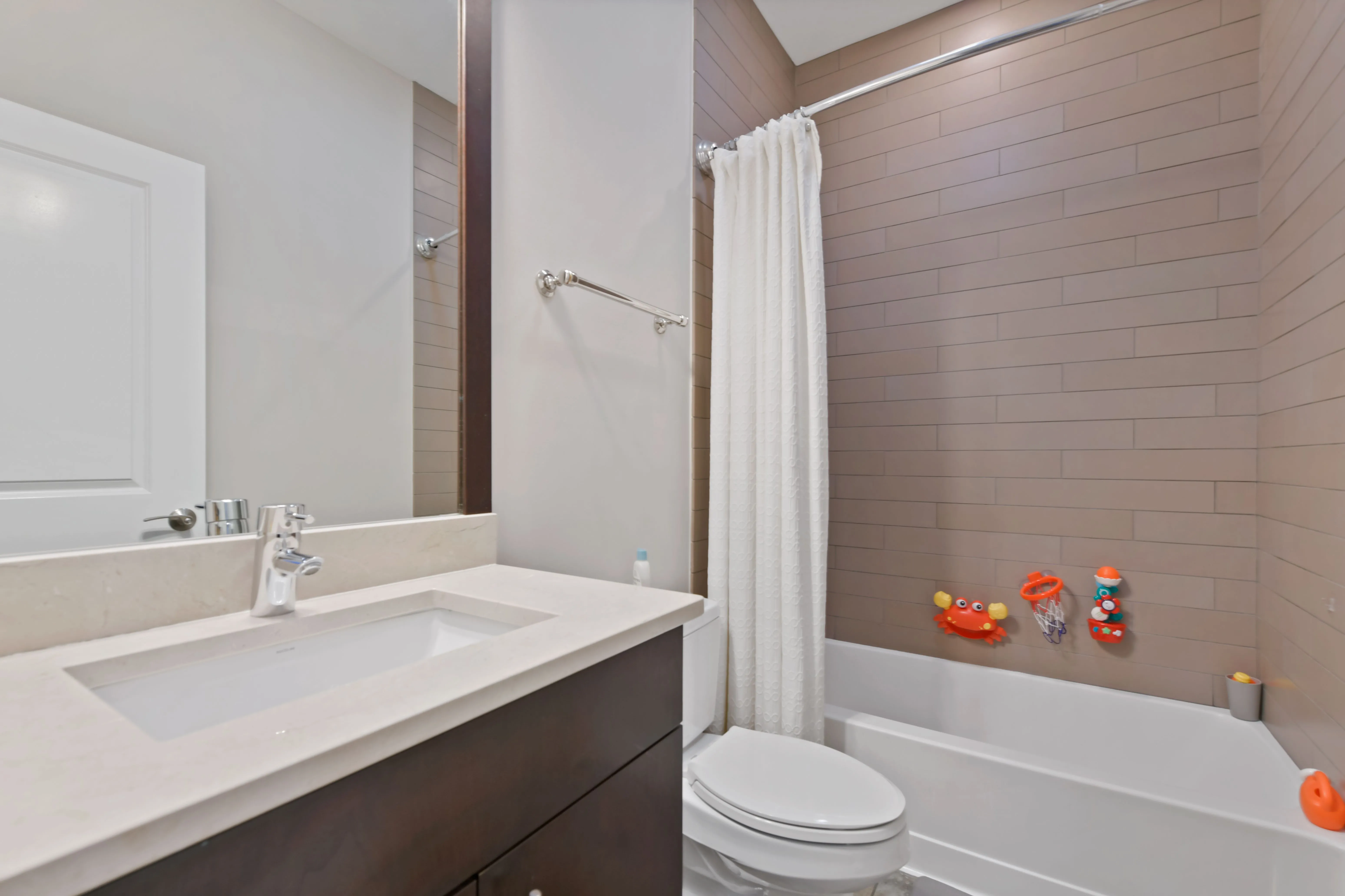 2224 W ROSCOE ST 60618-unit#A-Chicago-IL