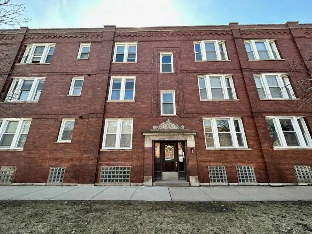 1239 W WAVELAND AVE 60613-unit#1-Chicago-IL