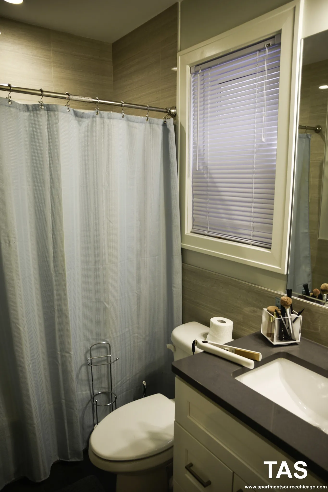 2538 N SOUTHPORT AVE 60614-unit#2R-Chicago-IL