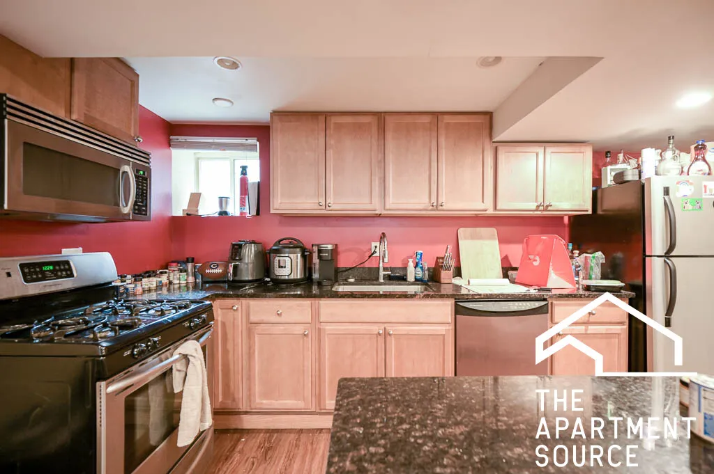 665 W CORNELIA AVE 60657-unit#G-Chicago-IL