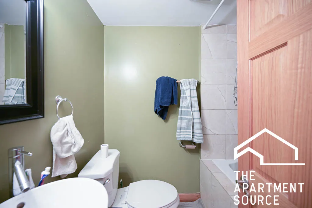 665 W CORNELIA AVE 60657-unit#G-Chicago-IL