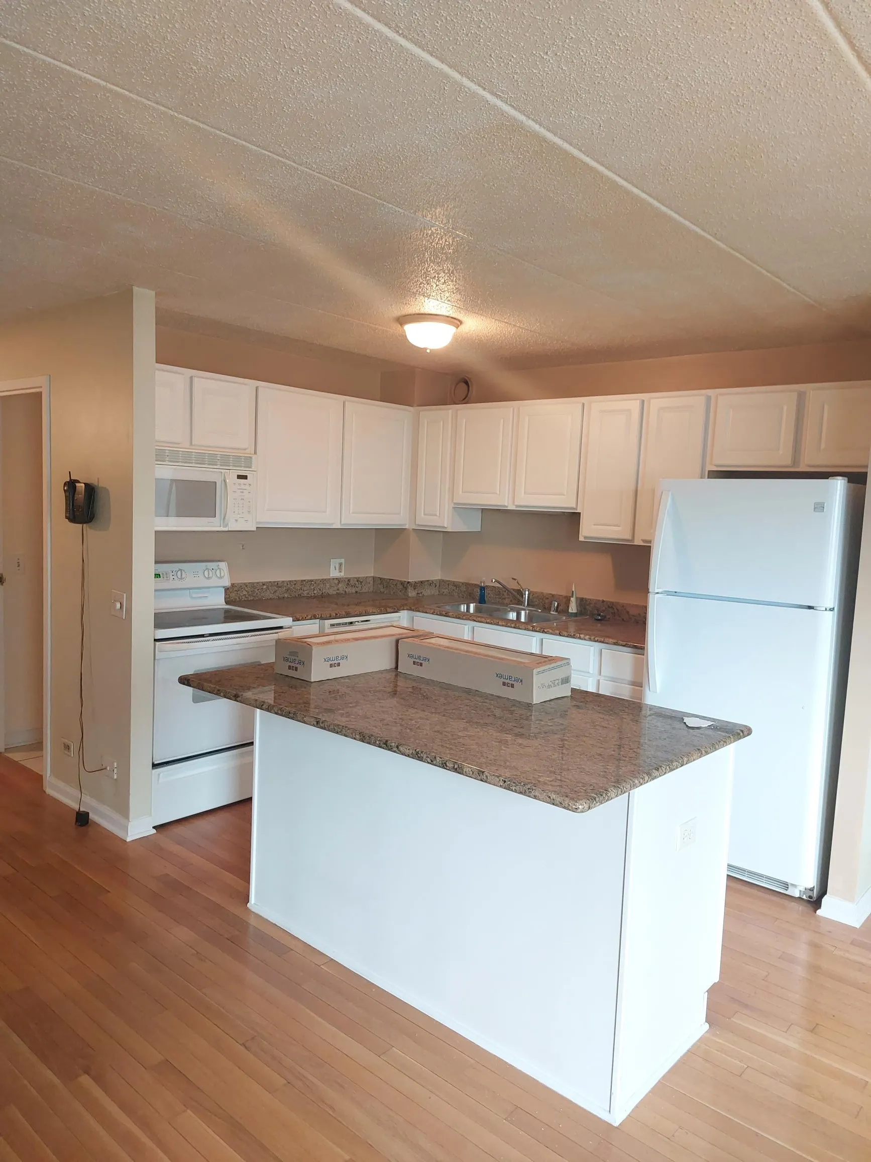 711 W GORDON TER 60613-unit#509-Chicago-IL
