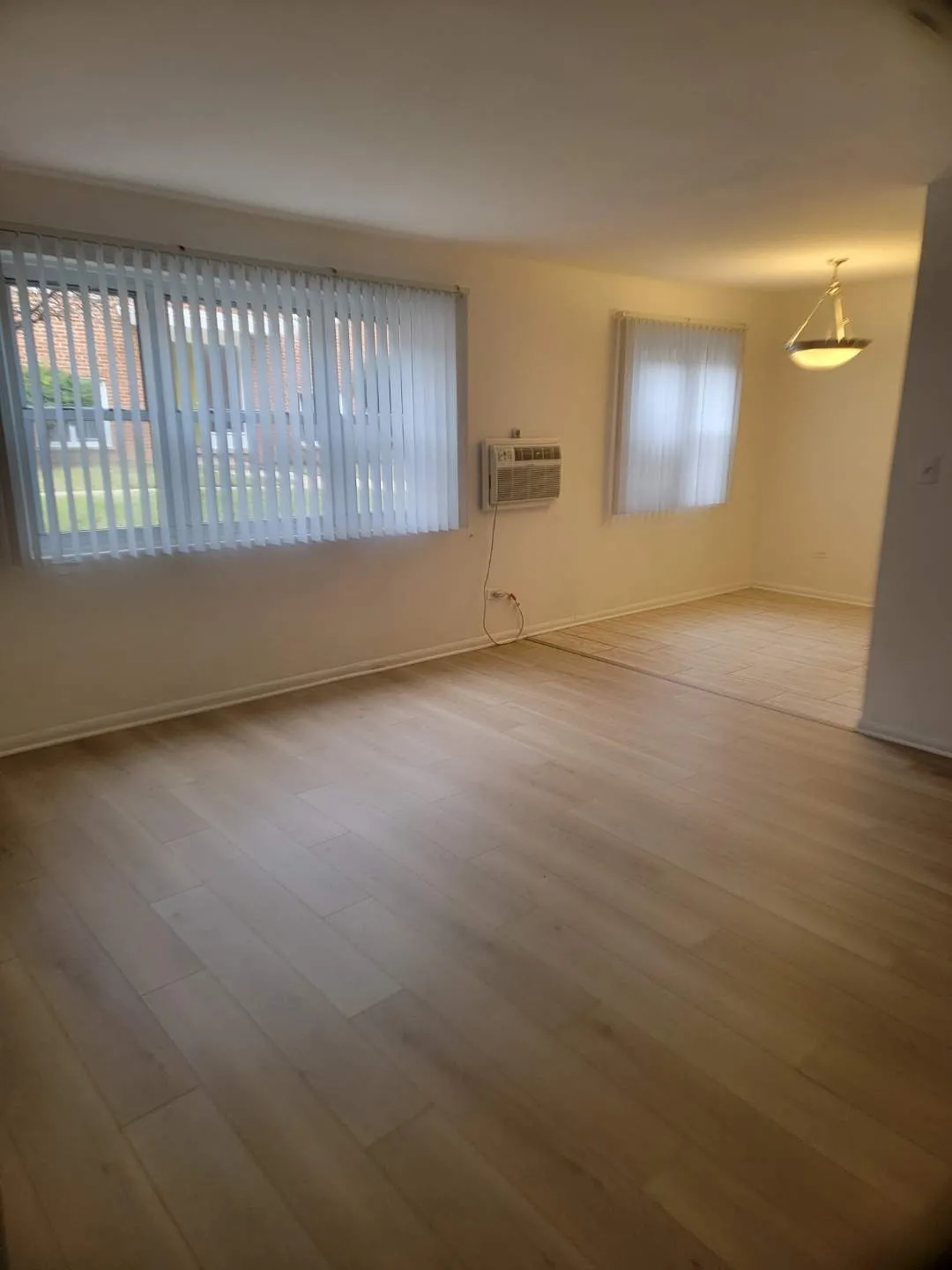 2351 W JARVIS AVE 60645-unit#1D-Chicago-IL