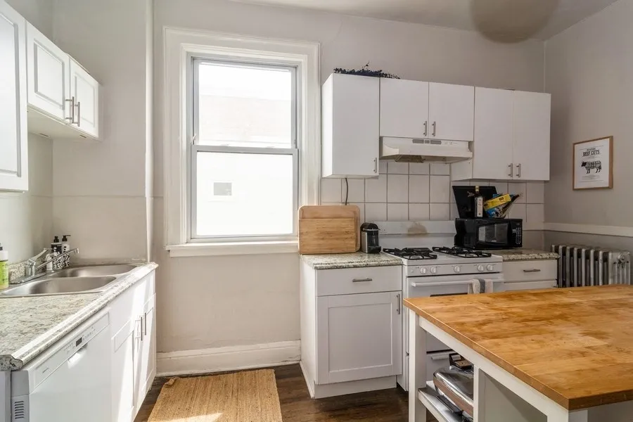 1222 N CAMPBELL AVE 60622-unit#2F-Chicago-IL