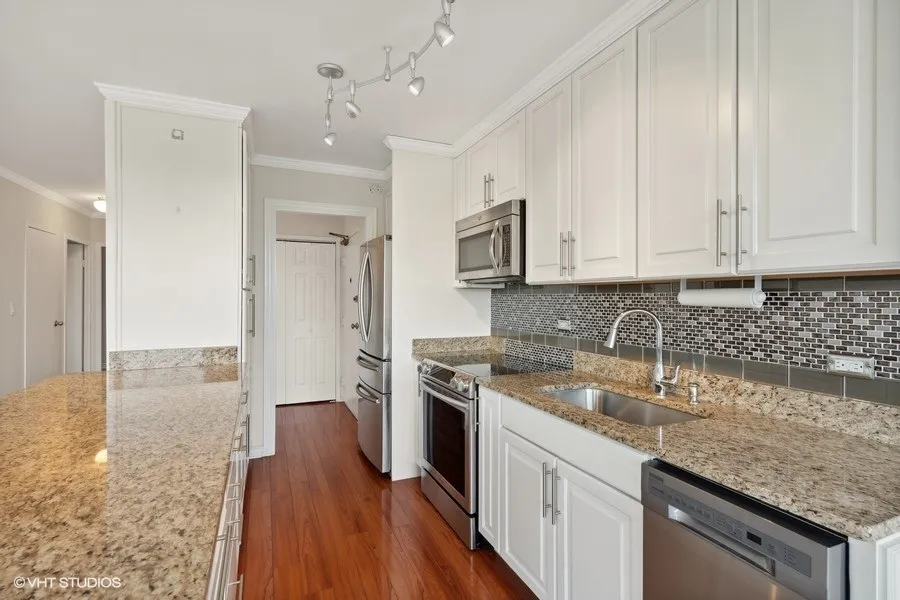 3900 N LAKE SHORE DR 60613-unit#3A-Chicago-IL