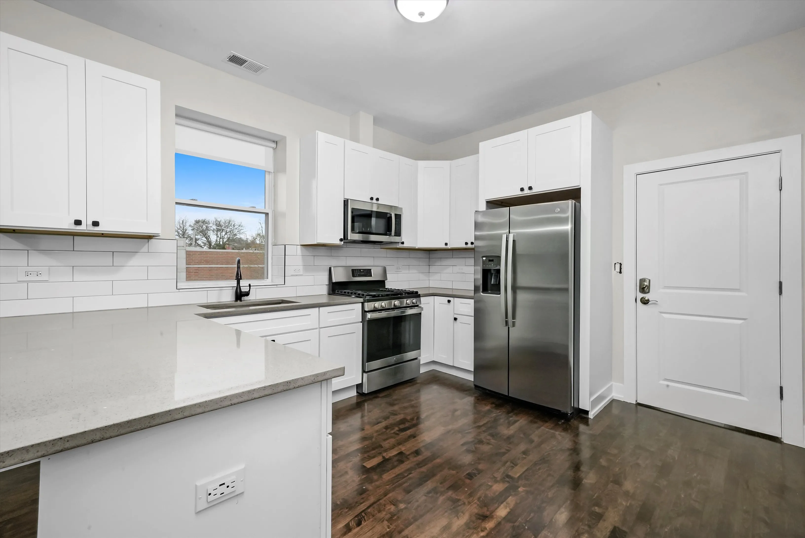 3556 W BELMONT AVE 60618-unit#2R-Chicago-IL