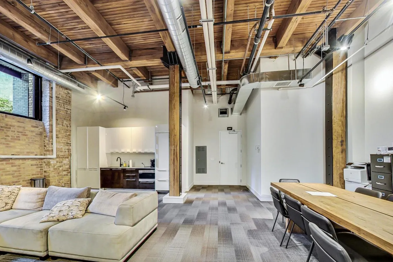 668 N KINGSBURY ST 60654-The Ronsley-unit#207-Chicago-IL