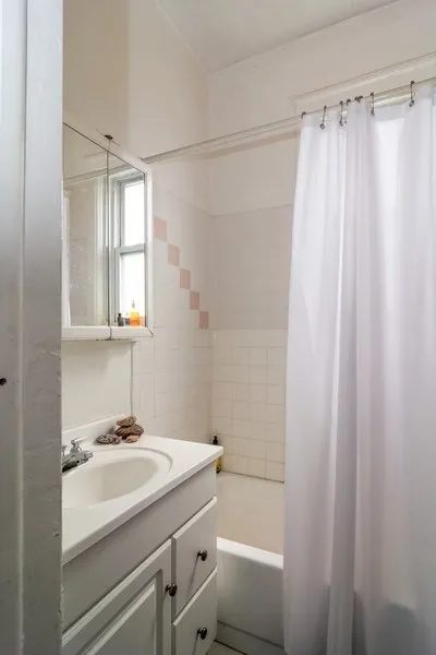 1222 N CAMPBELL AVE 60622-unit#2F-Chicago-IL