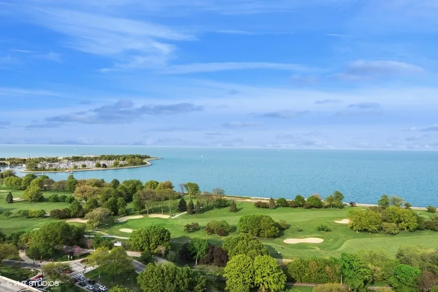 3900 N LAKE SHORE DR 60613-unit#3A-Chicago-IL