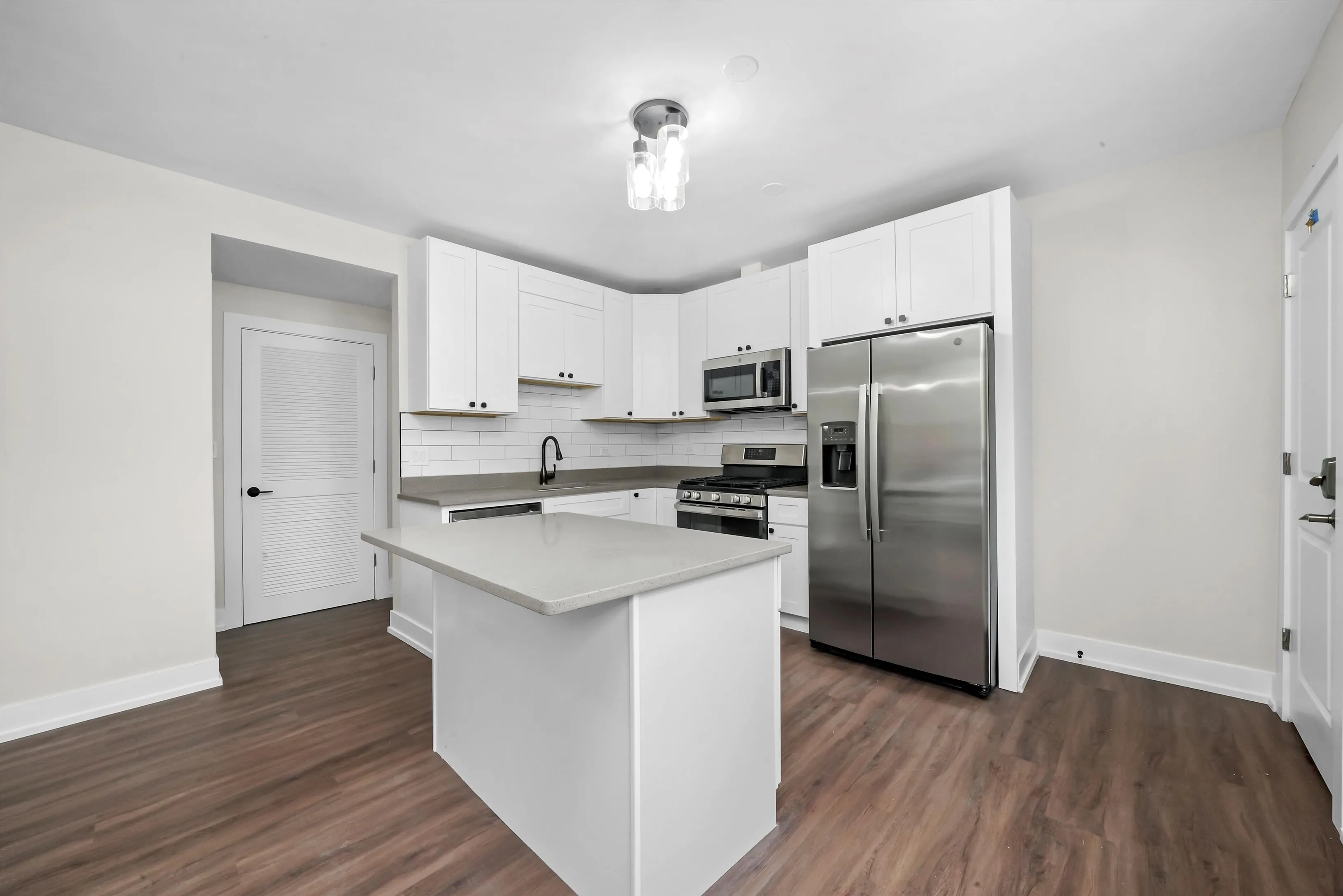 3556 W BELMONT AVE 60618-unit#2R-Chicago-IL