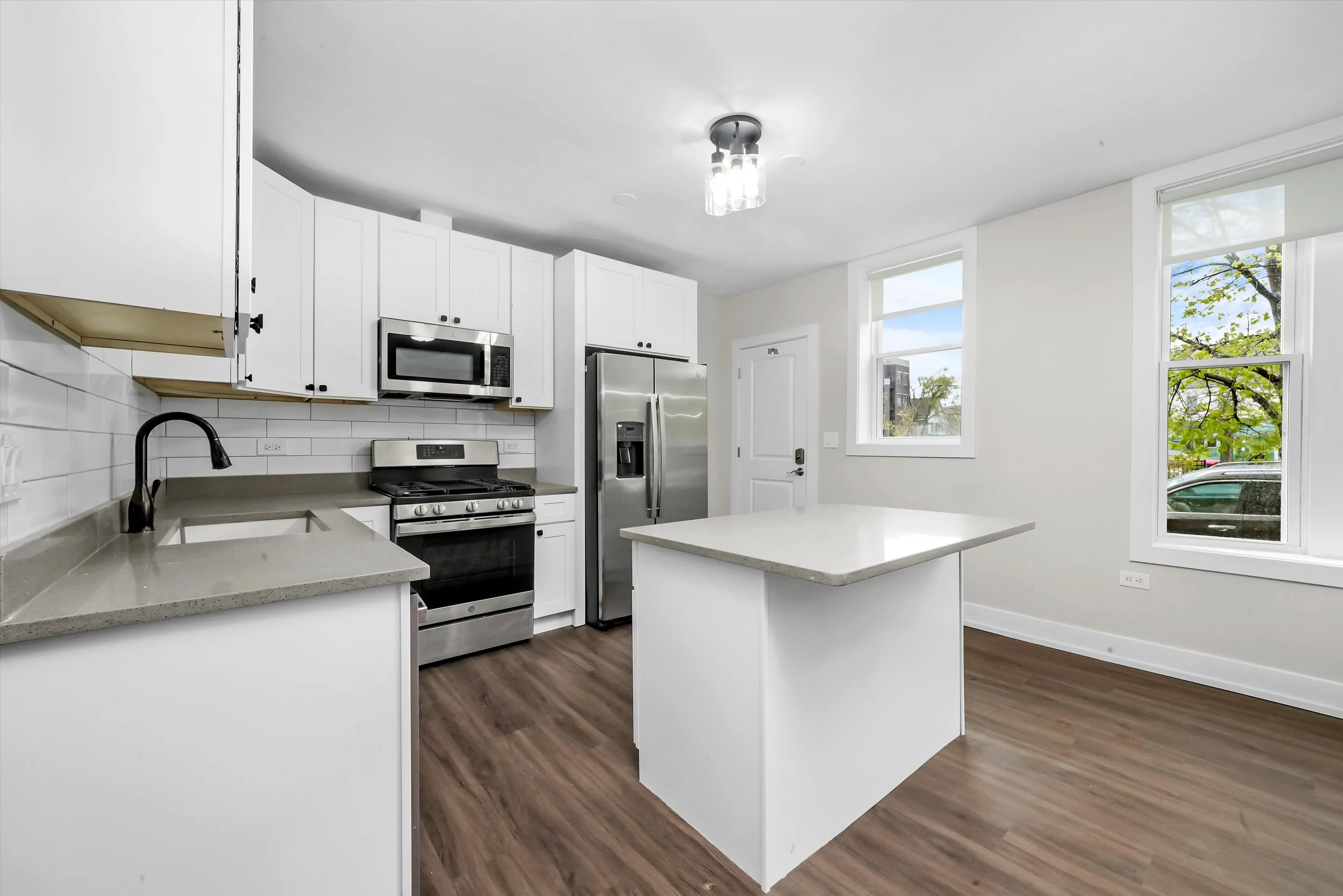 3556 W BELMONT AVE 60618-unit#2R-Chicago-IL