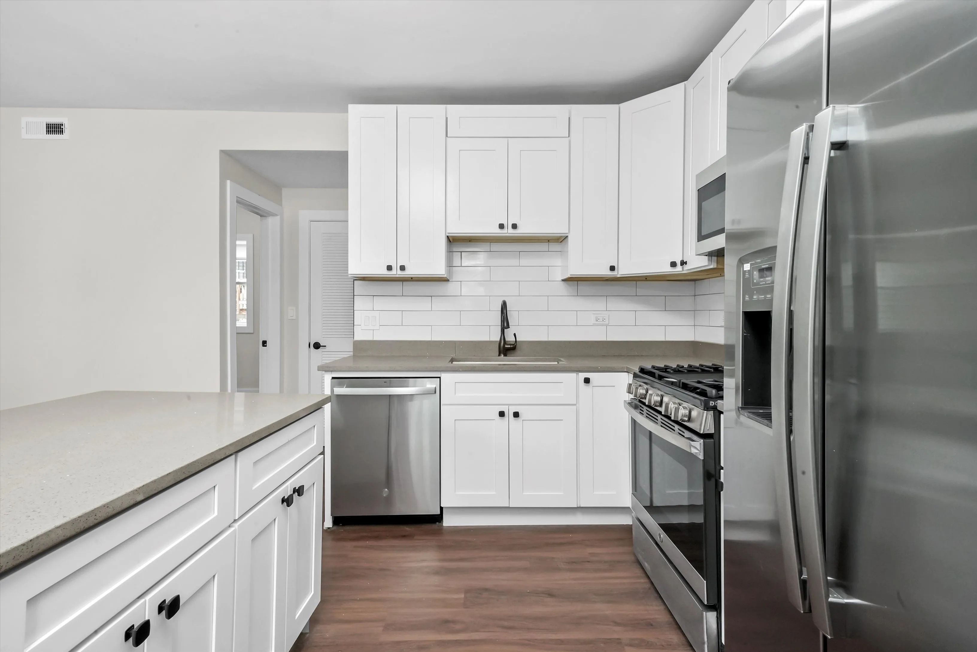 3556 W BELMONT AVE 60618-unit#2R-Chicago-IL