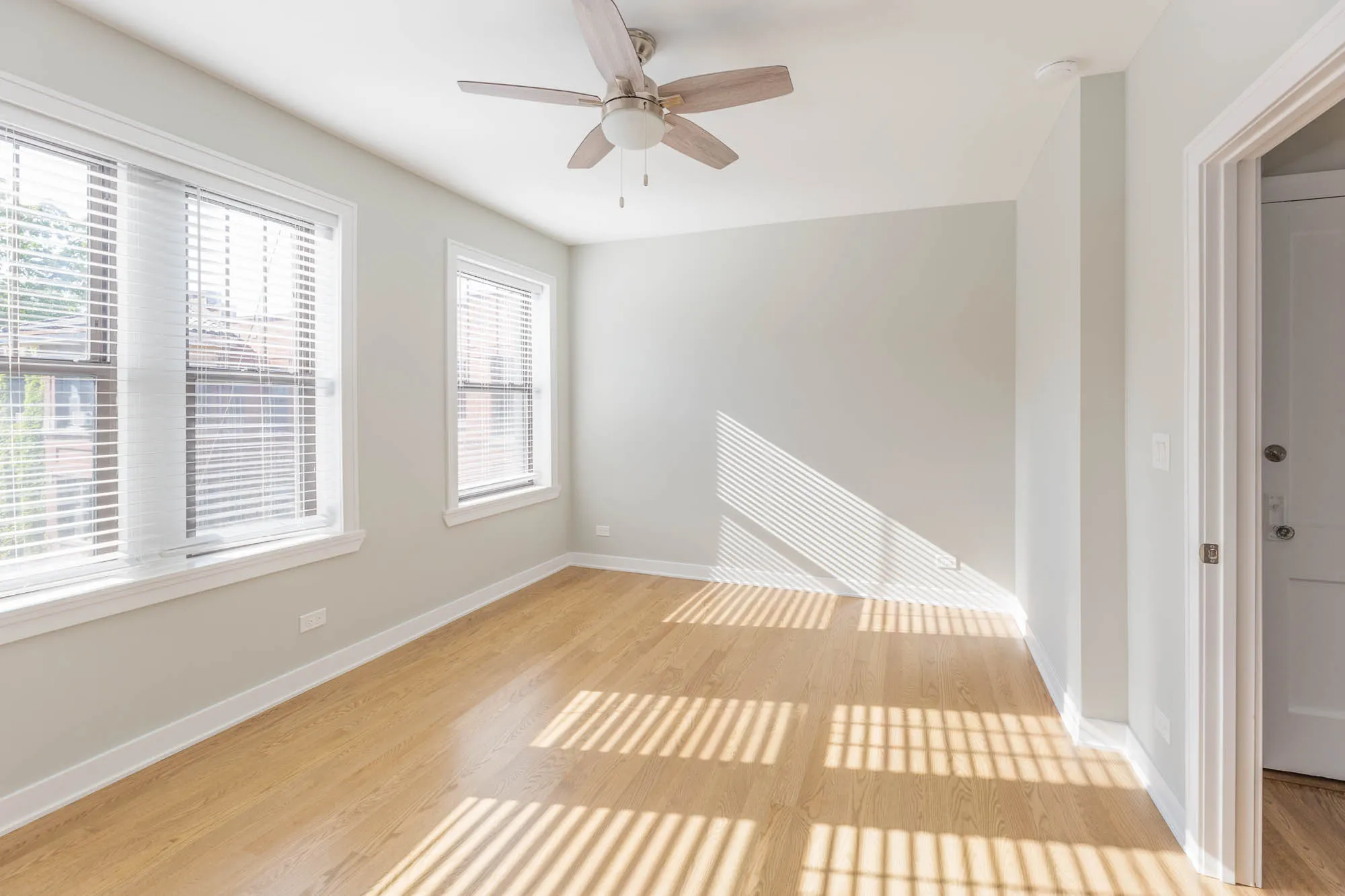 2015 W AINSLIE ST 60625-unit#1-Chicago-IL