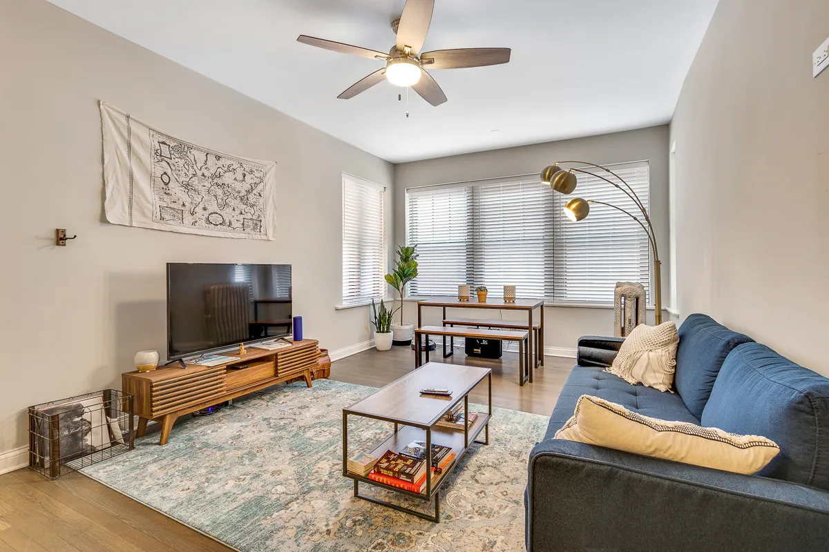 2015 W AINSLIE ST 60625-unit#3-Chicago-IL