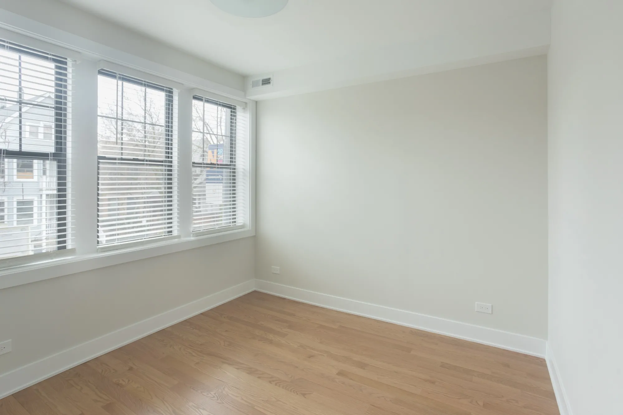 2020 W MONTROSE AVE 60618-unit#3D-Chicago-IL