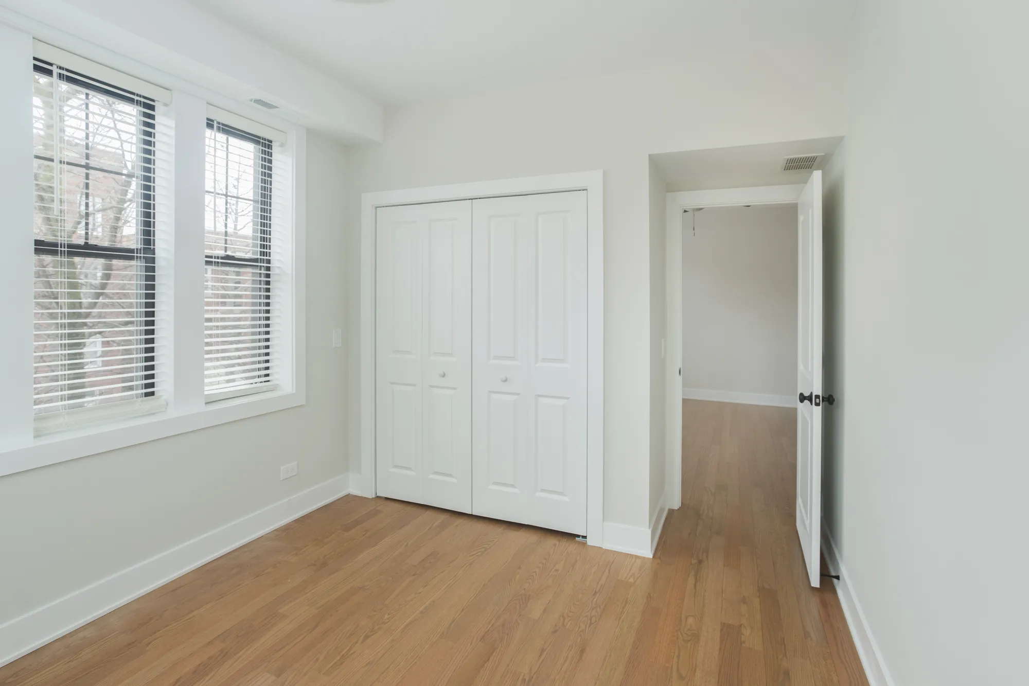 2020 W MONTROSE AVE 60618-unit#3D-Chicago-IL