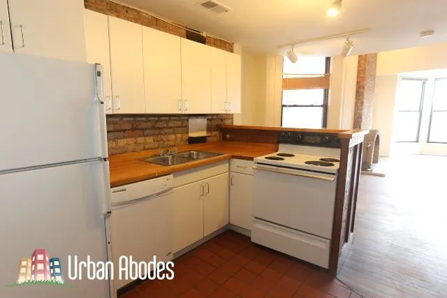 604 W SURF ST 60657-unit#3-Chicago-IL